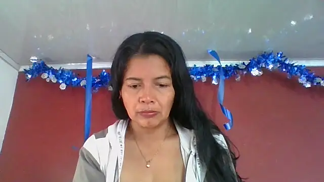 Snapshot of DianaOchoa_ chatting on November 18, 2025, 12:30 pm DianaOchoa online show from November 18, 2025, 12:30 pm