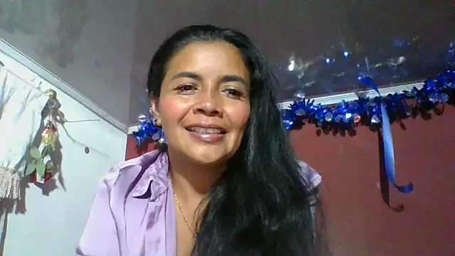 Snapshot of DianaOchoa_ chatting on December 3, 2025, 4:13 am DianaOchoa online show from December 3, 2025, 4:13 am