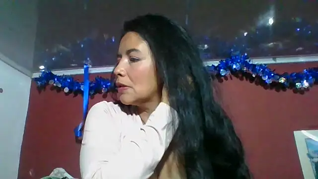 Snapshot of DianaOchoa_ chatting on November 16, 2025, 3:33 am DianaOchoa online show from November 16, 2025, 3:33 am