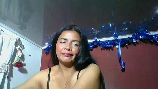 Snapshot of DianaOchoa_ chatting on November 21, 2025, 2:43 am DianaOchoa online show from November 21, 2025, 2:43 am