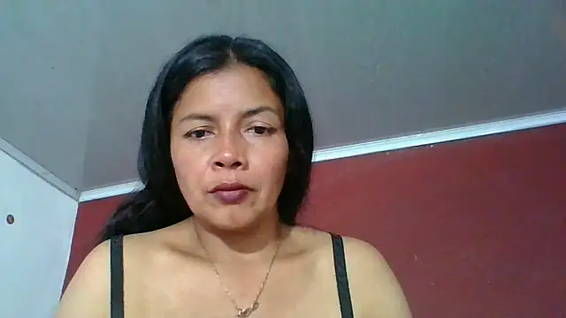 Snapshot of DianaOchoa_ chatting on November 4, 2025, 7:39 pm DianaOchoa online show from November 4, 2025, 7:39 pm