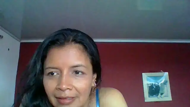 Snapshot of DianaOchoa_ chatting on October 10, 2025, 7:47 pm DianaOchoa online show from October 10, 2025, 7:47 pm