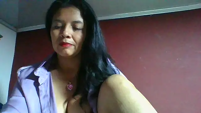DianaOchoa  online show from April 17, 2026, 3:31 am