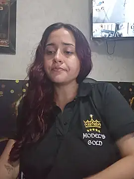 candy  fox  online show from October 28, 2025, 9:14 pm