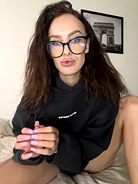 goodgirldevil online show from November 25, 2025, 11:32 am