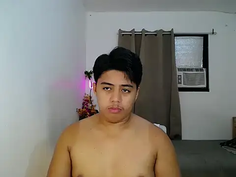 Hugecock2hundle intown online show from November 25, 2025, 12:05 pm