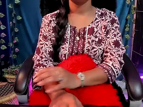 Snapshot of Forever_Love2025 chatting on November 11, 2025, 7:03 am Forever Love2025 online show from November 11, 2025, 7:03 am