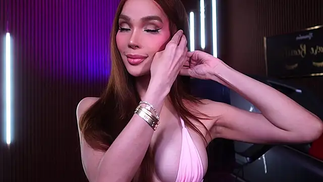 Snapshot of xxforyoureyesonlyxx chatting on October 23, 2025, 2:32 am xxforyoureyesonlyxx online show from October 23, 2025, 2:32 am