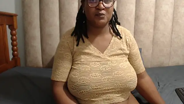 Snapshot of Sexybusty01 chatting on December 4, 2025, 5:56 pm Sexybusty01 online show from December 4, 2025, 5:56 pm