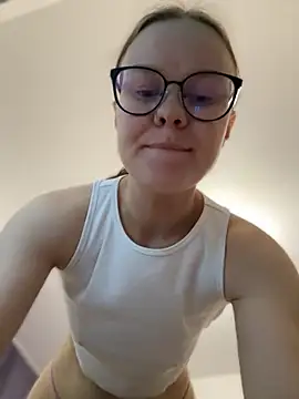 Snapshot of _CherryBloom_ chatting on October 25, 2025, 3:56 pm CherryBloom online show from October 25, 2025, 3:56 pm