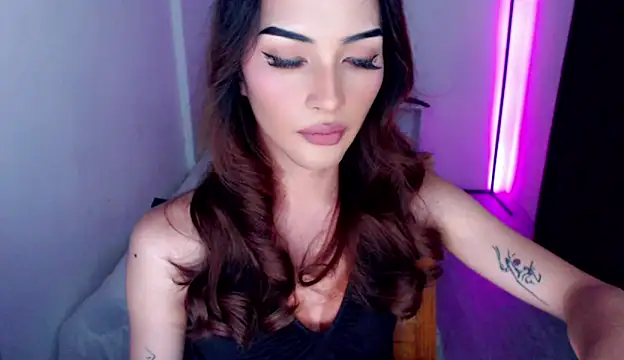 Snapshot of Alicegreenexx chatting on April 27, 2026, 4:32 am Alicegreenexx online show from April 27, 2026, 4:32 am