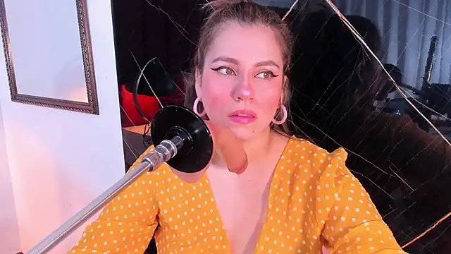 abby blond  online show from November 27, 2025, 12:05 pm