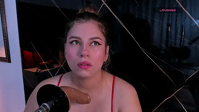 abby blond  online show from November 18, 2025, 1:25 pm