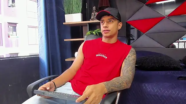 jaze bradley online show from November 21, 2025, 11:31 am