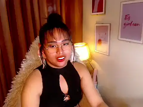 urmidnightcravingsxx online show from April 9, 2026, 12:45 am