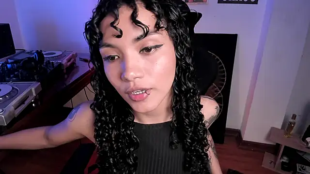 Snapshot of Nati____ chatting on January 10, 2026, 5:14 am Nati online show from January 10, 2026, 5:14 am