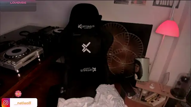 Snapshot of Nati____ chatting on February 3, 2026, 4:10 am Nati online show from February 3, 2026, 4:10 am