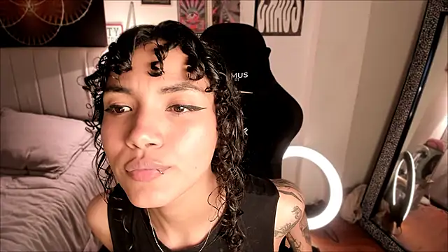 Snapshot of Nati____ chatting on December 23, 2025, 5:07 am Nati online show from December 23, 2025, 5:07 am