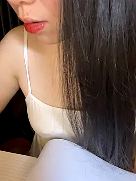  kween23 online show from October 28, 2025, 3:11 pm