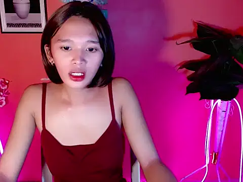 Snapshot of Sweet_ThaliaXX chatting on September 22, 2025, 2:17 am Sweet ThaliaXX online show from September 22, 2025, 2:17 am