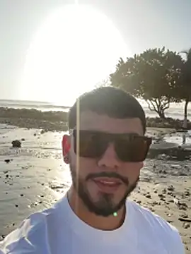 Dimitri Bass online show from February 4, 2026, 10:05 pm