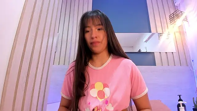 SofiCandy  online show from February 2, 2026, 1:32 pm