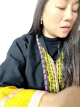 babychill09 online show from November 27, 2025, 9:54 am