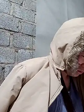 jienrrr online show from March 14, 2026, 2:28 am