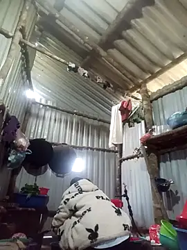 Snapshot of jienrrr chatting on December 17, 2025, 12:15 am jienrrr online show from December 17, 2025, 12:15 am