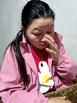 yoowwmr online show from January 15, 2026, 2:42 pm