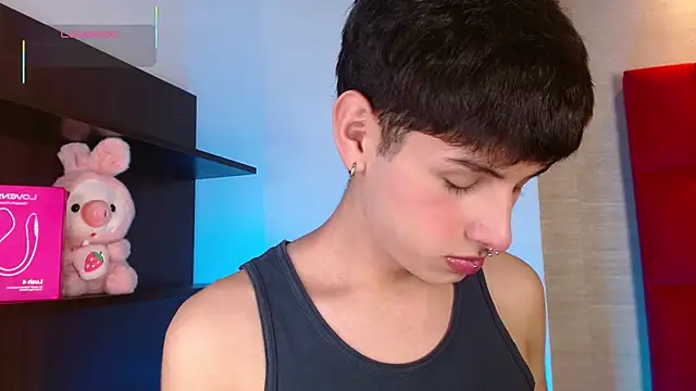 Snapshot of Ezra_Storm chatting on November 25, 2025, 5:08 am Ezra Storm online show from November 25, 2025, 5:08 am