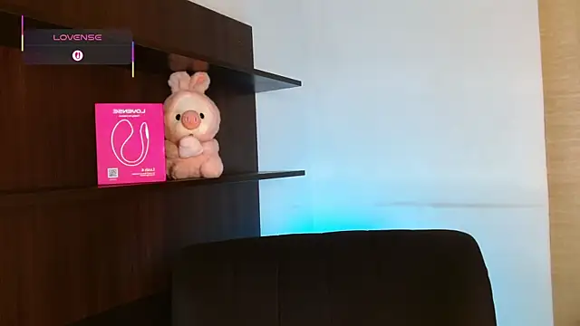 Snapshot of Ezra_Storm chatting on November 13, 2025, 5:11 am Ezra Storm online show from November 13, 2025, 5:11 am