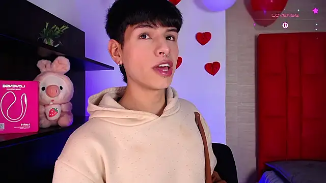 Snapshot of Ezra_Storm chatting on February 16, 2026, 4:55 am Ezra Storm online show from February 16, 2026, 4:55 am