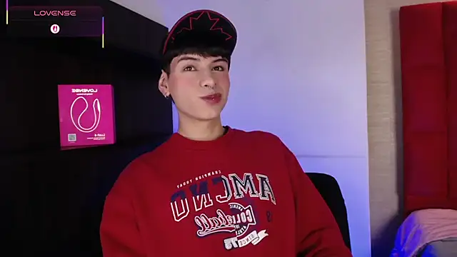 Snapshot of Ezra_Storm chatting on October 22, 2025, 4:56 am Ezra Storm online show from October 22, 2025, 4:56 am