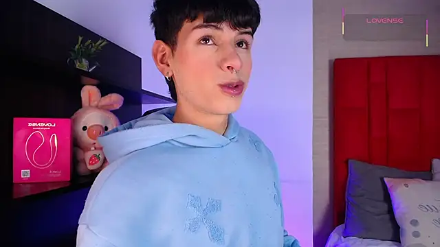 Snapshot of Ezra_Storm chatting on February 11, 2026, 5:18 am Ezra Storm online show from February 11, 2026, 5:18 am