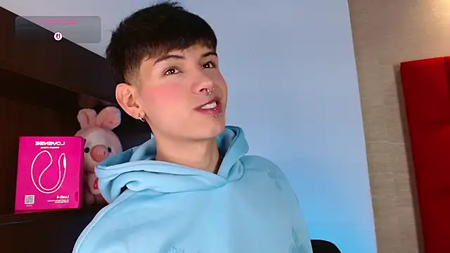 Snapshot of Ezra_Storm chatting on November 30, 2025, 8:31 pm Ezra Storm online show from November 30, 2025, 8:31 pm