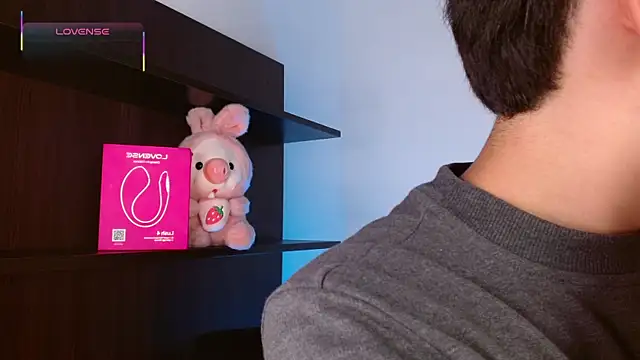 Snapshot of Ezra_Storm chatting on December 3, 2025, 4:35 am Ezra Storm online show from December 3, 2025, 4:35 am