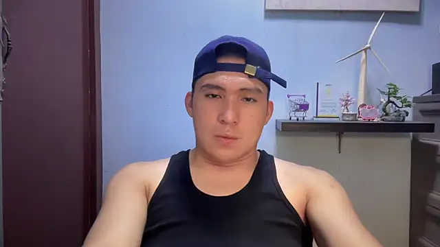 Snapshot of lovely_jay chatting on December 20, 2025, 9:17 pm lovely jay online show from December 20, 2025, 9:17 pm