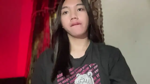 Snapshot of kat_mire chatting on October 9, 2025, 3:34 pm kat mire online show from October 9, 2025, 3:34 pm