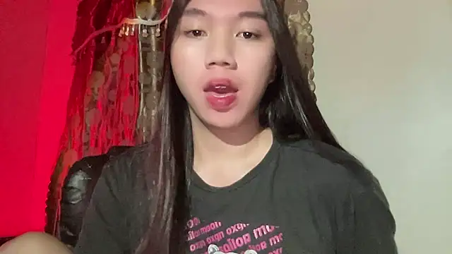 Snapshot of kat_mire chatting on September 10, 2025, 6:18 pm kat mire online show from September 10, 2025, 6:18 pm