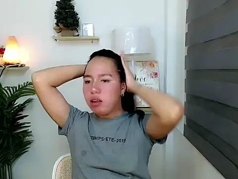 Snapshot of kimbratx chatting on November 13, 2025, 10:35 pm kimbratx online show from November 13, 2025, 10:35 pm