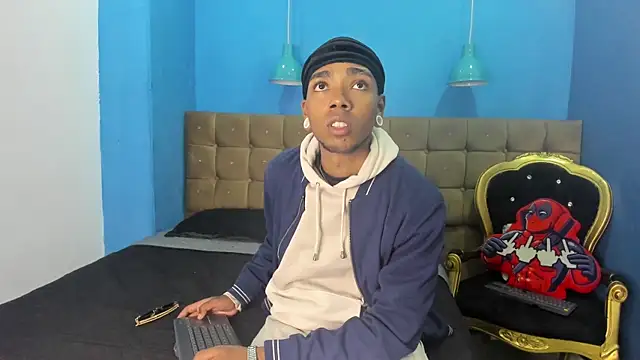 Snapshot of CollemanStone chatting on November 19, 2025, 4:45 am CollemanStone online show from November 19, 2025, 4:45 am