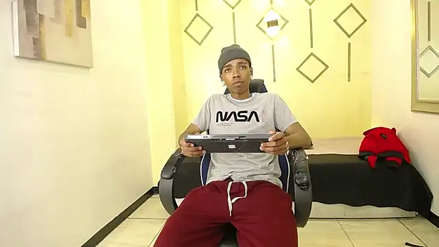 Snapshot of CollemanStone chatting on November 21, 2025, 4:22 am CollemanStone online show from November 21, 2025, 4:22 am