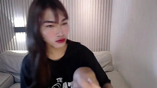 Snapshot of lovelychanel69xx chatting on December 18, 2025, 1:22 am lovelychanel69xx online show from December 18, 2025, 1:22 am