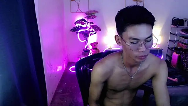 naughty rence online show from December 5, 2025, 5:28 am