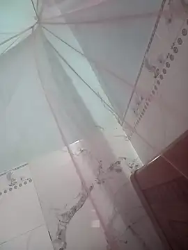 Snapshot of Yoo_j chatting on December 14, 2025, 11:27 am Yoo j online show from December 14, 2025, 11:27 am