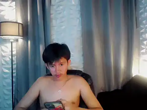 Snapshot of prince_elaijah chatting on February 4, 2026, 8:42 am prince elaijah online show from February 4, 2026, 8:42 am