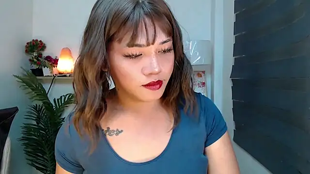 Snapshot of scarlett_brownx69 chatting on December 17, 2025, 1:05 pm scarlett brownx69 online show from December 17, 2025, 1:05 pm