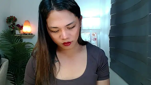 Snapshot of scarlett_brownx69 chatting on December 18, 2025, 11:03 am scarlett brownx69 online show from December 18, 2025, 11:03 am