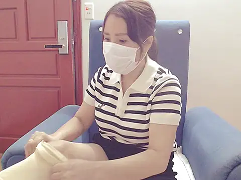 Snapshot of ruby_8x chatting on November 3, 2025, 3:48 pm ruby 8x online show from November 3, 2025, 3:48 pm